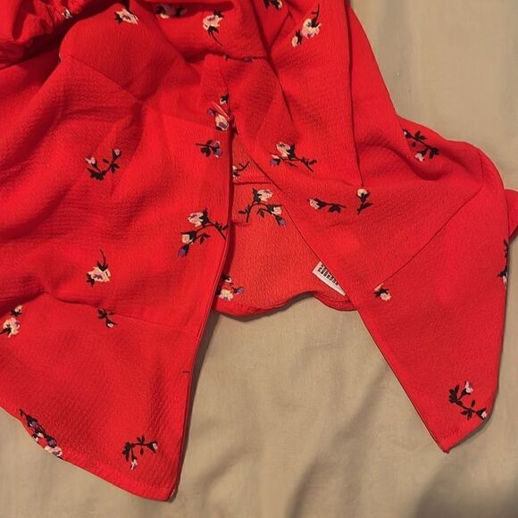Wild Fable szXXL long sleeve red flowered twisted hem peplum side zip blouse EUC - Picture 5 of 10